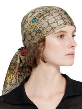 NWT Gucci Silk Twill Scarf